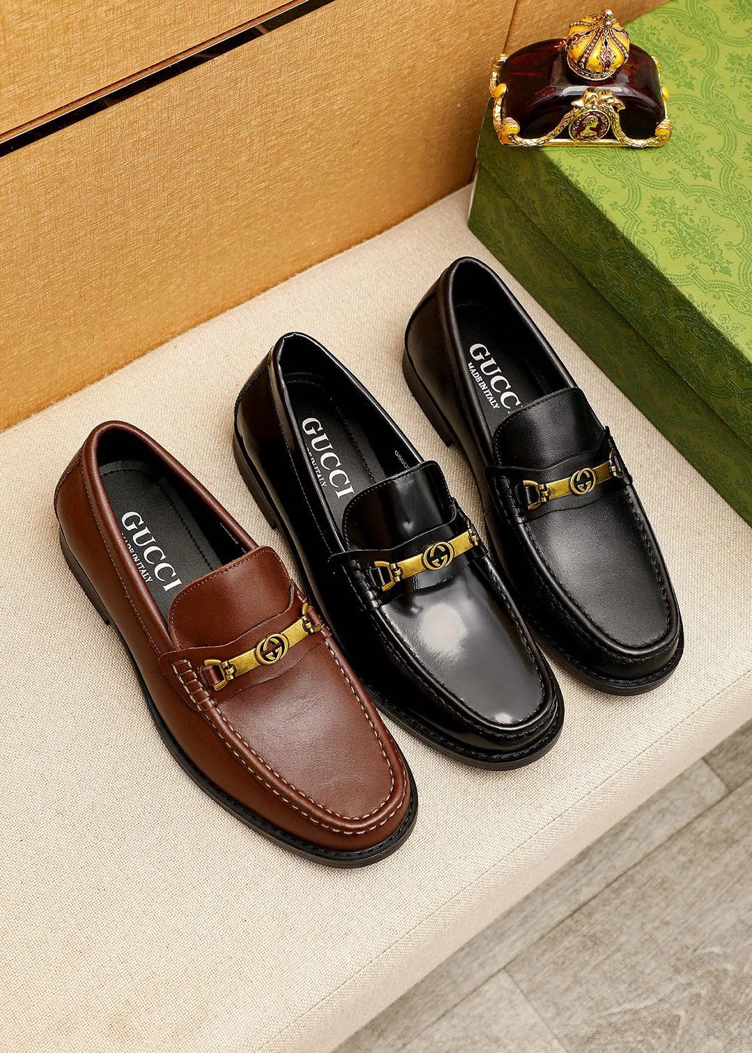 Men's shoes 💰460 💐 Product trademark: GUCCI "Gucci" casual leather shoes Regular size: 38-44 (45🉑️customized) Product materials: Selected imported first-layer calfskin upper + luxury hardware buckle, imported water-dyed cowhide leather lining. Strong three-dimensional visual effect, original combination outsole Color: 3⃣️colors available